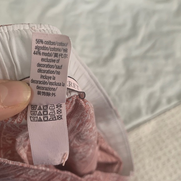 Victoria's Secret Pink Patterned Pj Set - Picture 5 of 7